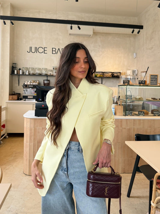 Blazer Asimétrico Amarillo Mantequilla | Blazer Elan – VeraLorenti